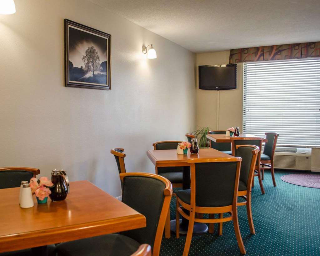 Quality Inn Near Manatee Springs State Park Chiefland Restoran gambar